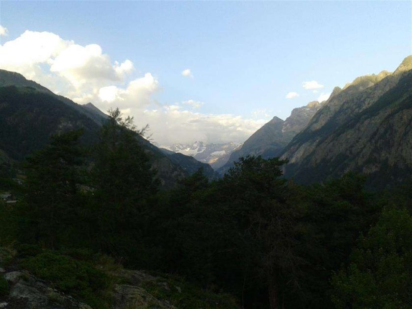walking in the Valgriseche area